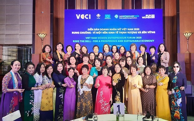 Nữ l&atilde;nh đạo doanh nghiệp tham gia v&agrave;o Diễn đ&agrave;n Doanh nh&acirc;n nữ Việt Nam 2020. (Ảnh: TTXVN)