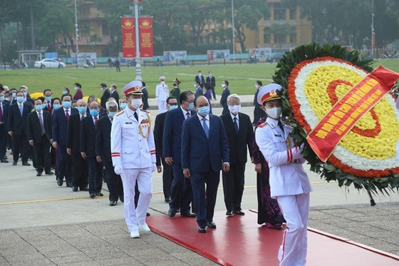 L&#227;nh đạo Đảng, Nh&#224; nước, MTTQ Việt Nam v&#224;o Lăng viếng Chủ tịch Hồ Ch&#237; Minh - Ảnh 2