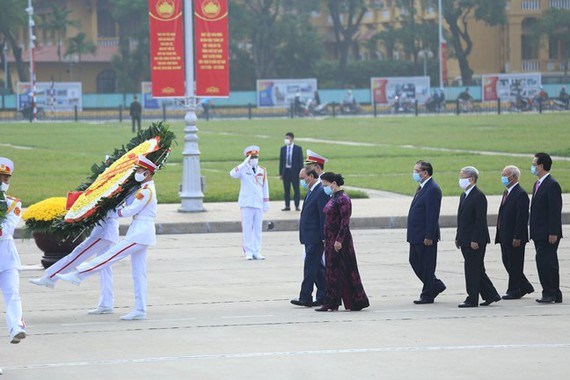 L&#227;nh đạo Đảng, Nh&#224; nước, MTTQ Việt Nam v&#224;o Lăng viếng Chủ tịch Hồ Ch&#237; Minh - Ảnh 1