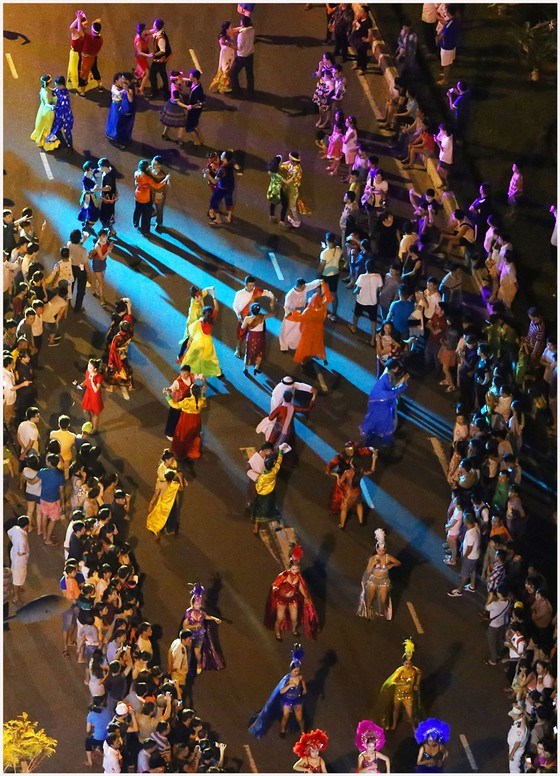 Chương tr&igrave;nh vũ hội đường phố ở Đ&agrave; Nẵng