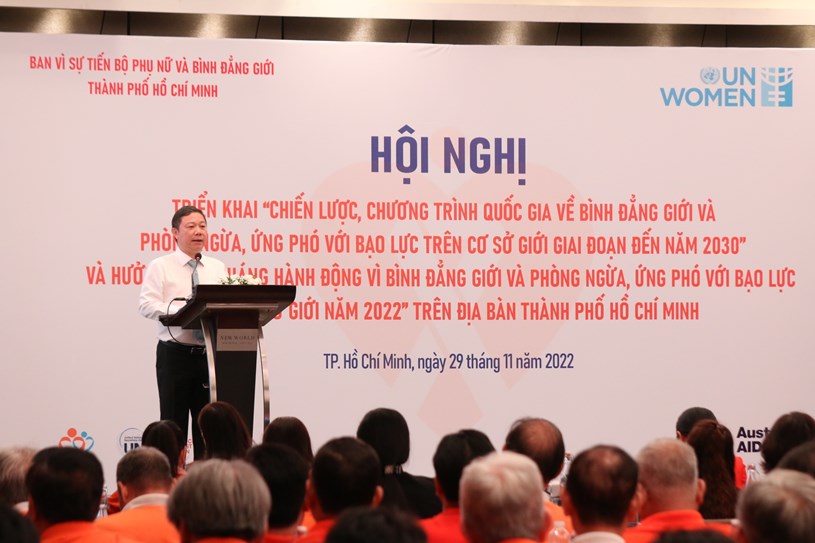 Ph&oacute; chủ tịch UBND TP.HCM Dương Anh Đức ph&aacute;t biểu tại hội nghị.