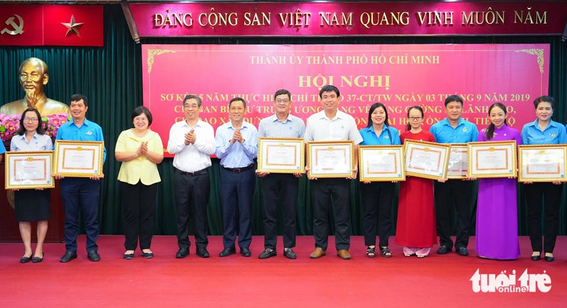 Ph&#243; b&#237; thư Th&#224;nh ủy TP.HCM đề nghị th&#250;c đẩy x&#226;y dựng nh&#224; ở, thiết chế văn h&#243;a cho c&#244;ng nh&#226;n - Ảnh 1