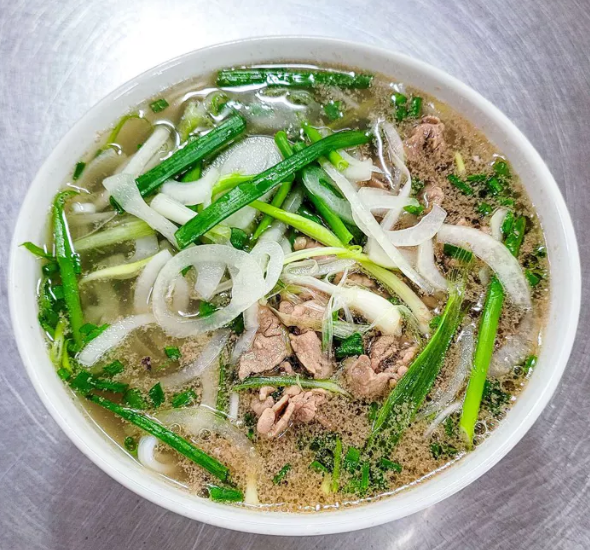 Phở b&ograve; Ph&uacute; Gia tr&ecirc;n đường L&yacute; Ch&iacute;nh Thắng, quận 3, TPHCM - Ảnh: Michelin