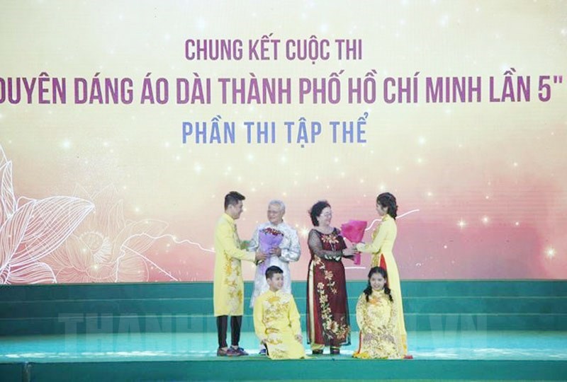 Lễ hội &Aacute;o d&agrave;i TPHCM những năm qua khuyến kh&iacute;ch ph&aacute;t huy c&aacute;c gi&aacute; trị gia đ&igrave;nh truyền thống