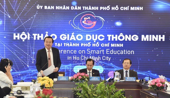 Gi&aacute;m đốc Sở Gi&aacute;o dục Đ&agrave;o tạo TPHCM L&ecirc; Hồng Sơn ph&aacute;t biểu tại Hội thảo. Ảnh: VIỆT DŨNG