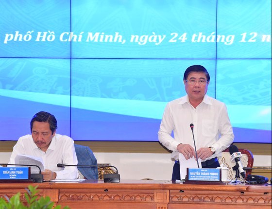 Chủ tịch UBND TPHCM Nguyễn Th&agrave;nh Phong ph&aacute;t biểu tại phi&ecirc;n họp. Ảnh: VIỆT DŨNG