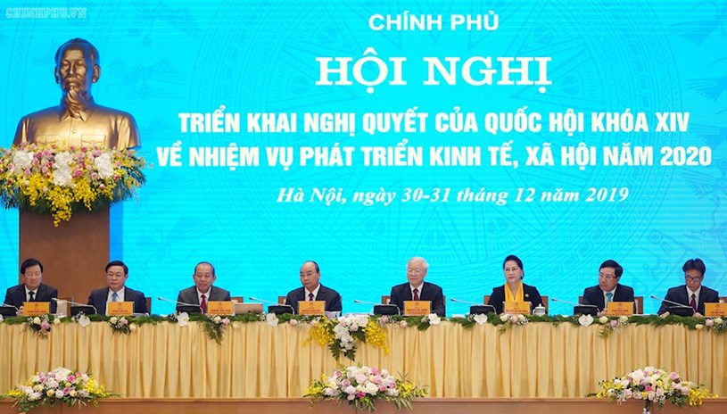 Tổng B&iacute; thư, Chủ tịch nước Nguyễn Ph&uacute; Trọng; Chủ tịch Quốc hội Nguyễn Thị Kim Ng&acirc;n v&agrave; Thủ tướng Ch&iacute;nh phủ Nguyễn Xu&acirc;n Ph&uacute;c, c&aacute;c Ph&oacute; Thủ tướng chủ tr&igrave; hội nghị. Ảnh VGP