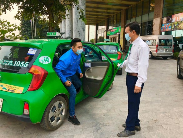 Tạm dừng hỗ trợ vận chuyển người bệnh bằng taxi trong giai đoạn chống dịch