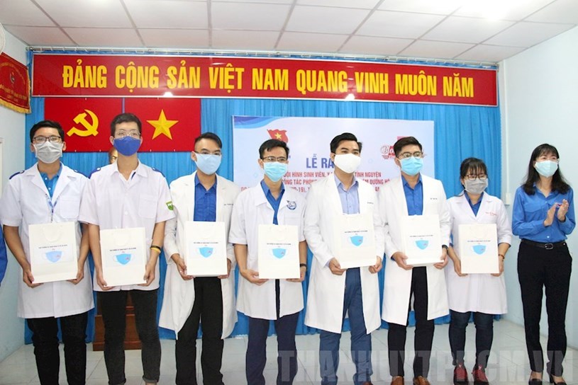 TPHCM: Ra mắt đội h&#236;nh sinh vi&#234;n, y b&#225;c sĩ trẻ t&#236;nh nguyện hỗ trợ c&#244;ng t&#225;c ph&#242;ng chống dịch bệnh COVID-19