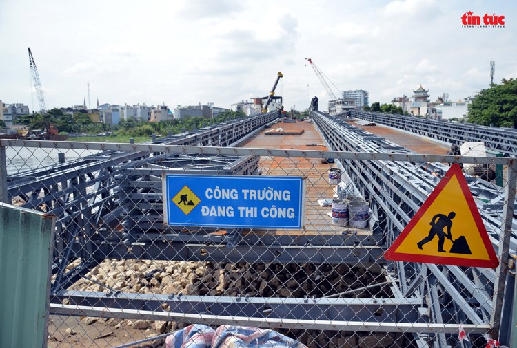 Th&#244;ng tin ban đầu về sự cố x&#224; lan va v&#224;o nhịp 6 cầu th&#233;p An Ph&#250; Đ&#244;ng