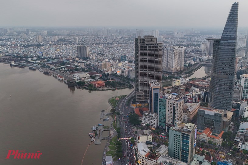 Hiện nay tại TPHCM c&oacute; những dự &aacute;n lớn li&ecirc;n quan tới xử l&yacute; nước thải, đ&oacute; l&agrave; dự &aacute;n &ldquo;cải thiện m&ocirc;i trường nước TPHCM&rdquo; v&agrave; dự &aacute;n &ldquo;vệ sinh m&ocirc;i trường TPHCM&rdquo;.