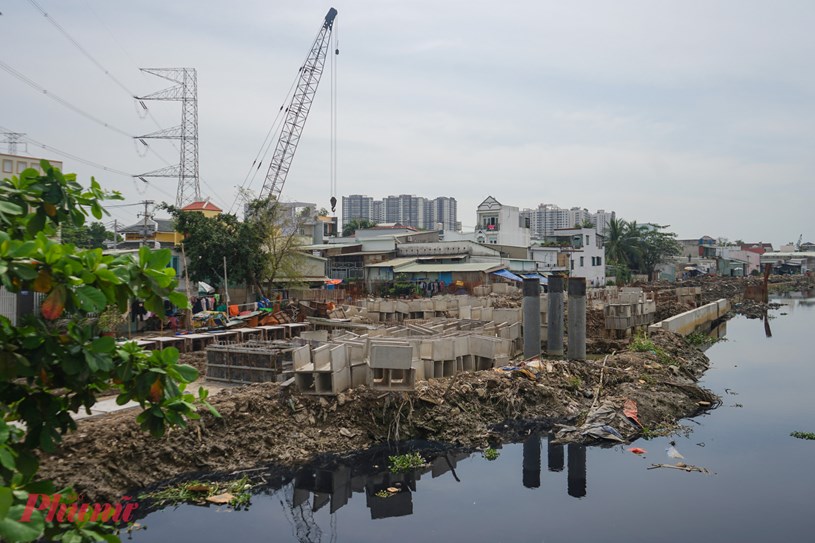 Dự &aacute;n cải tạo m&ocirc;i trường k&ecirc;nh Tham Lương - Bến C&aacute;t - Rạch Nước L&ecirc;n cũng l&agrave; một trong những kỳ vọng của TPHCM gi&uacute;p giải quyết b&agrave;i to&aacute;n &ocirc; nhiễm nguồn nước tại c&aacute;c con k&ecirc;nh, rạch.