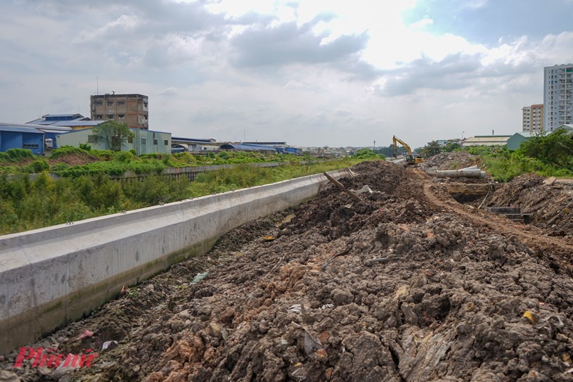 Dự &aacute;n cải tạo m&ocirc;i trường k&ecirc;nh Tham Lương - Bến C&aacute;t - Rạch Nước L&ecirc;n l&agrave; dự &aacute;n k&ecirc;nh d&agrave;i nhất TPHCM với gần 32km đi qua 7 quận, huyện ở Th&agrave;nh phố gồm: Quận 12, B&igrave;nh T&acirc;n, T&acirc;n Ph&uacute;, T&acirc;n B&igrave;nh, G&ograve; Vấp, B&igrave;nh Thạnh v&agrave; Huyện B&igrave;nh Ch&aacute;nh.