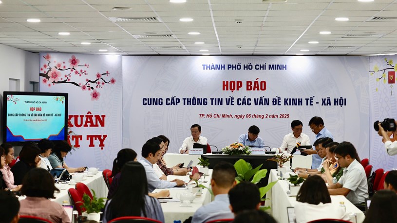 To&agrave;n cảnh cuộc họp. Ảnh: LINH NHI