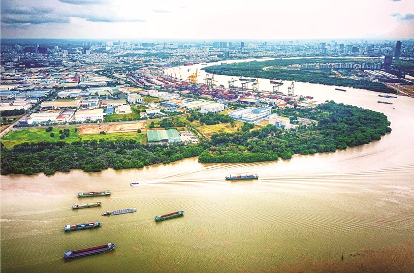 Tuyến giao th&ocirc;ng đường thủy TPHCM kết nối c&aacute;c khu chế xuất, khu c&ocirc;ng nghệ cao, cảng biển. Ảnh: HO&Agrave;NG H&Ugrave;NG &nbsp;
