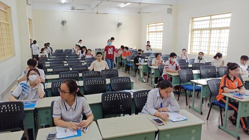 Th&iacute; sinh&nbsp;trong l&uacute;c chờ l&agrave;m b&agrave;i thi ĐGNL s&aacute;ng ng&agrave;y 2/6 (ảnh: VNUHCM)