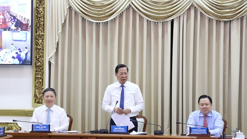 Chủ tịch UBND TPHCM Phan Văn Mãi cho biết, TP xác định công tác cải cách hành chính có vai trò rất quan trọng, hiệu quả của công tác này phải được đo lường bằng sự hài lòng của người dân, doanh nghiệp. Ảnh: LINH NHI