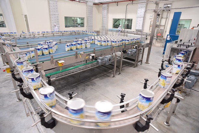 D&acirc;y chuyền sản xuất hiện đại tại Nh&agrave; m&aacute;y sữa bột Việt Nam