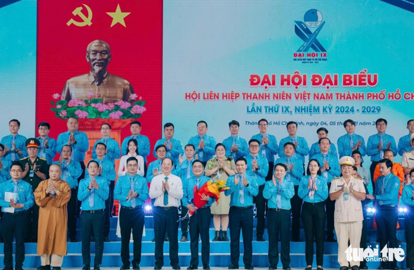 79 th&agrave;nh vi&ecirc;n Ủy ban Hội Li&ecirc;n hiệp thanh ni&ecirc;n Việt Nam TP.HCM nhiệm kỳ 2024 - 2029 ra mắt nhận nhiệm vụ tại đại hội - Ảnh: THANH HIỆP