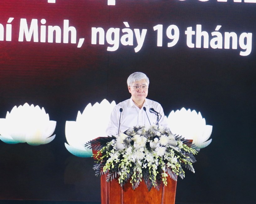 Chủ tịch Ủy ban Trung ương MTTQ Việt Nam Đỗ Văn Chiến ph&aacute;t biểu khai mạc tại buổi lễ