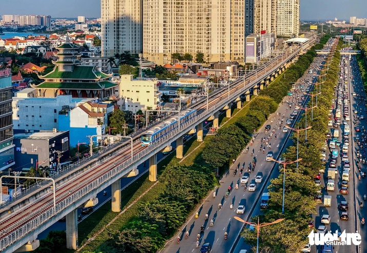 Tuyến metro số 1 (Bến Th&agrave;nh - Suối Ti&ecirc;n) đang chuẩn bị những c&ocirc;ng đoạn cuối, ch&iacute;nh thức vận h&agrave;nh thương mại từ ng&agrave;y 22-12 - Ảnh: CH&Acirc;U TUẤN