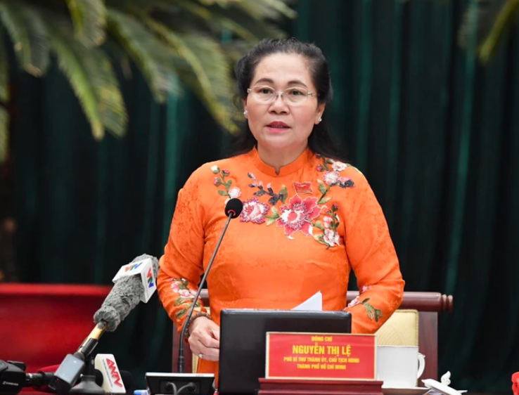 Chủ tịch HĐND TPHCM Nguyễn Thị Lệ ph&aacute;t biểu tại kỳ họp. Ảnh: VIỆT DŨNG