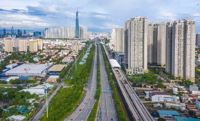  Hàng loạt dự án hạ tầng lớn trên địa bàn được triển khai, đưa vào vận hành cùng những cơ chế, chính sách đặc thù được kỳ vọng mở ra một giai đoạn phát triển mới cho TP Hồ Chí Minh trong thời gian tới - Ảnh: VGP