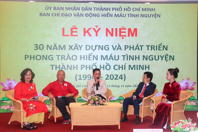 Giao lưu cá nhân tiêu biểu trong phong trào hiến máu tình nguyện thành phố, người hiến máu tiêu biểu