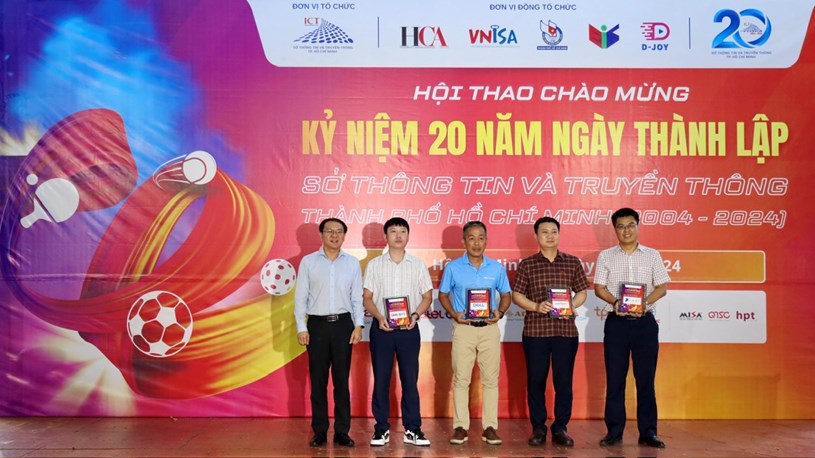 Hơn 300 vận động vi&#234;n tranh t&#224;i tại Hội thao ch&#224;o mừng Kỷ niệm 20 năm Ng&#224;y th&#224;nh lập Sở TT-TT TP. HCM - Ảnh 1