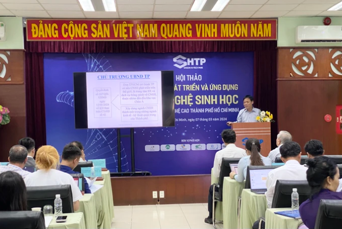TS. Lê Quốc Cường, Phó trưởng Ban Quản lý Khu Công nghệ cao TPHCM phát biểu tại hội thảo