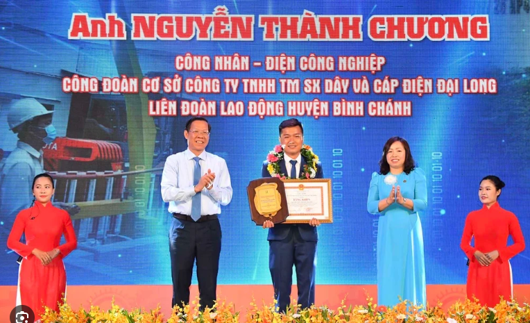 L&atilde;nh đạo TP trao giải thưởng T&ocirc;n Đức Thắng lần thứ 22.&nbsp;