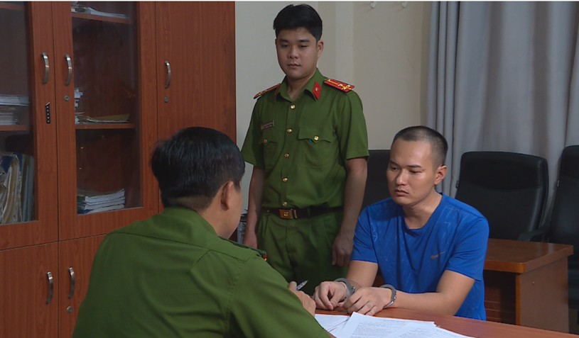 ...v&agrave;&nbsp;Nguyễn Văn Thương tại cơ quan điều tra. Ảnh: CATP