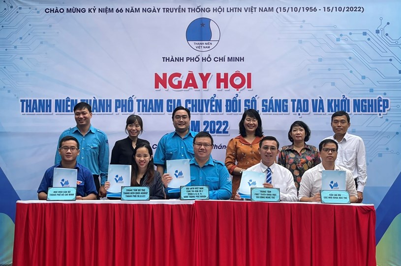 Các đơn vị ký kết liên tịch triển khai thực hiện các mục tiêu chuyển đổi số. 