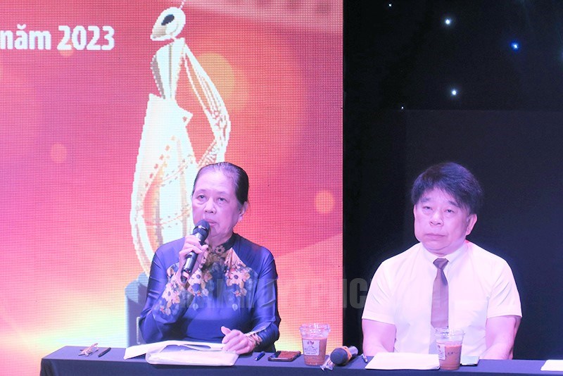 Chủ tịch Hội Điện ảnh TPHCM Dương Cẩm Th&uacute;y, Trưởng ban Tổ chức th&ocirc;ng tin về Li&ecirc;n hoan phim ngắn TPHCM năm 2023