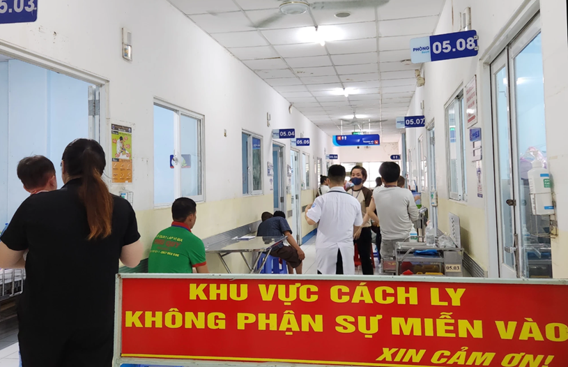 Một ph&ograve;ng điều trị sởi trong khu vực c&aacute;ch ly, ng&agrave;y 3-12