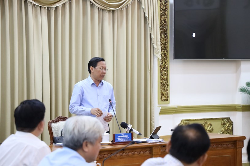 Chủ tịch UBND TPHCM Phan Văn M&atilde;i kết luận cuộc họp.&nbsp;