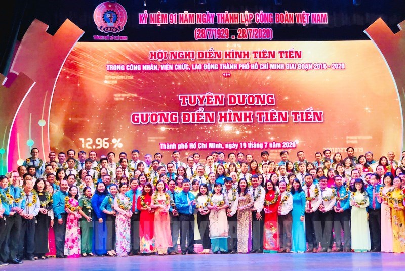 TPHCM tuy&#234;n dương 212 gương điển h&#236;nh ti&#234;n tiến trong c&#244;ng nh&#226;n, vi&#234;n chức, lao động