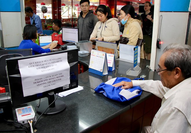 Mua v&eacute; t&agrave;u Tết tại ga S&agrave;i G&ograve;n/&nbsp; Nguồn: b&aacute;o Thanh Ni&ecirc;n