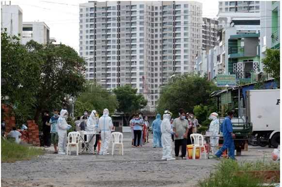 TP.HCM: X&#233;t nghiệm tầm so&#225;t SARS-CoV-2 cho người d&#226;n, người lao động từ ng&#224;y 26/6/2021