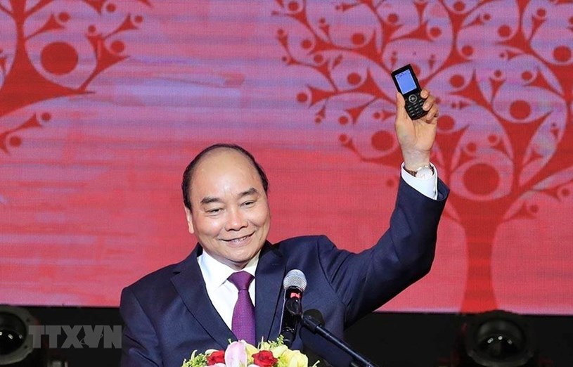 Thủ tướng Nguyễn Xu&#226;n Ph&#250;c nhắn tin ủng hộ người ngh&#232;o