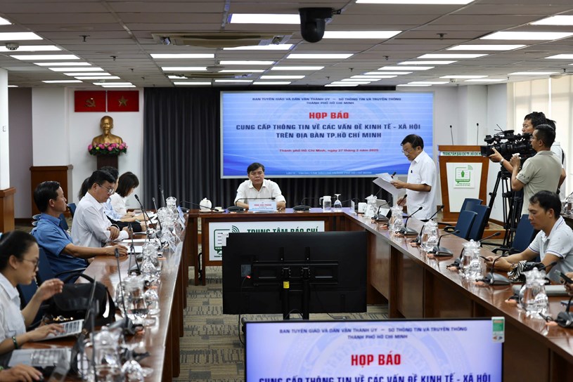 To&agrave;n cảnh cuộc họp b&aacute;o. Ảnh: Hương Thảo