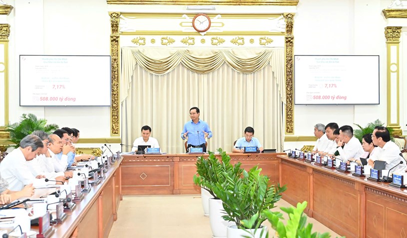 Đồng ch&iacute; Nguyễn Văn Được chủ tr&igrave; phi&ecirc;n họp. Ảnh: VIỆT DŨNG