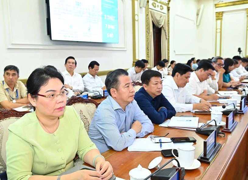 Đại biểu dự phi&ecirc;n họp. Ảnh: VIỆT DŨNG