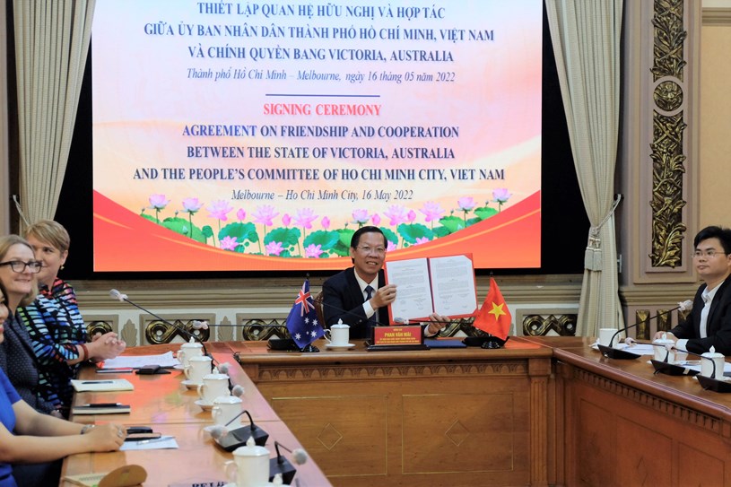 Chủ tịch UBND TP Phan Văn M&atilde;i k&yacute; kết Thỏa thuận Thiết lập Quan hệ hữu nghị v&agrave; hợp t&aacute;c với bang Victoria, Australia