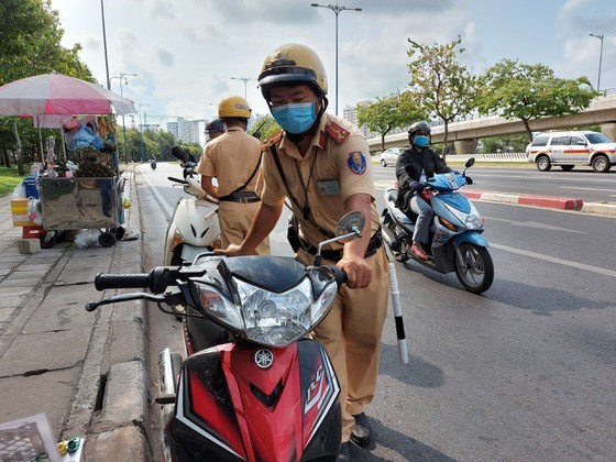 Tổng kiểm so&aacute;t phương tiện l&agrave;m k&eacute;o giảm tai nạn giao th&ocirc;ng tr&ecirc;n địa b&agrave;n