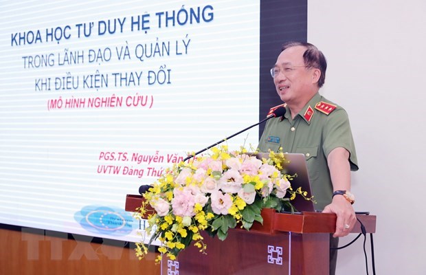 Thượng tướng Nguyễn Văn Th&agrave;nh chia sẻ tại hội thảo. (Ảnh: Mỹ Phương/TTXVN)