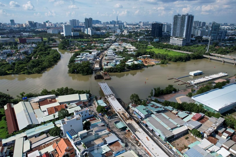 Cầu Rạch Đỉa mới khi ho&agrave;n th&agrave;nh c&oacute; &yacute; nghĩa quan trọng, g&oacute;p phần cải thiện t&igrave;nh h&igrave;nh giao th&ocirc;ng khu vực, tạo động lực ph&aacute;t triển kinh tế - x&atilde; hội. B&ecirc;n cạnh đ&oacute;, cầu sẽ tăng năng lực lưu th&ocirc;ng, g&oacute;p phần kết nối với tỉnh Long An, khai th&aacute;c đồng bộ hạ tầng giao th&ocirc;ng ph&iacute;a Nam TPHCM.