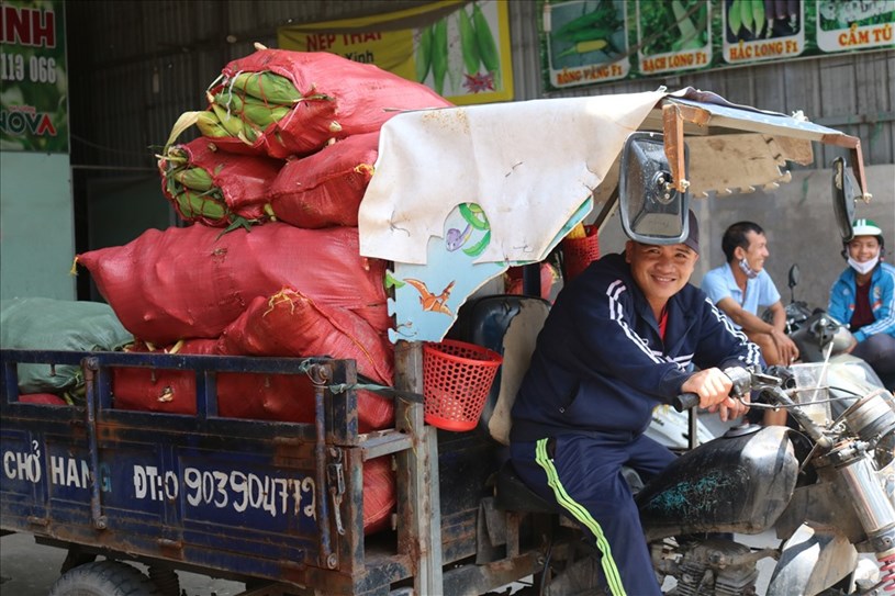 &nbsp;Chợ bắp đ&atilde; nu&ocirc;i sống được nhiều lao động xa qu&ecirc;. Ảnh: Hu&acirc;n Cao