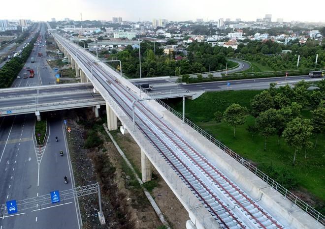 Tuyến metro nh&igrave;n từ tr&ecirc;n cao. Ảnh: Ngọc Dương