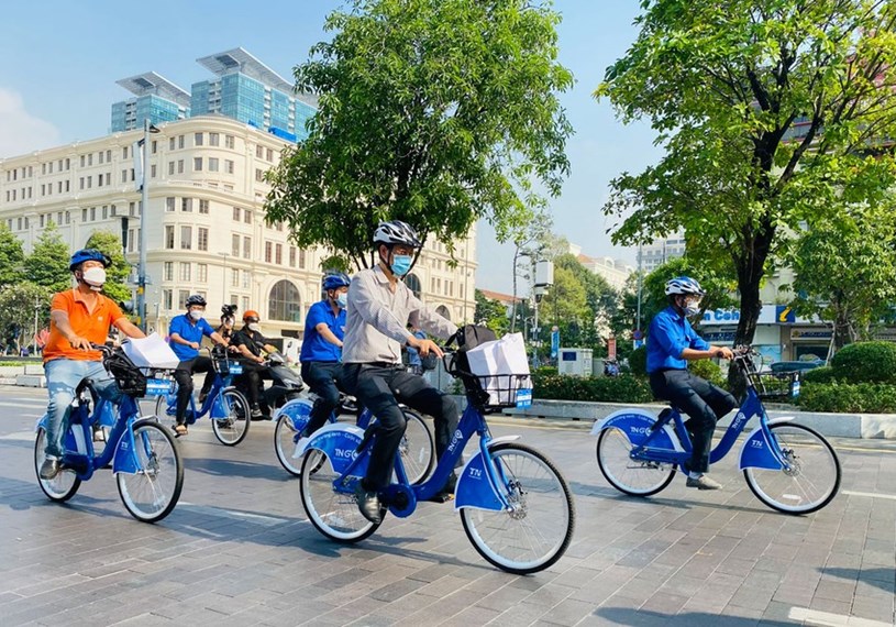 Người d&acirc;n TP.HCM y&ecirc;u th&iacute;ch xe đạp c&ocirc;ng cộng. Ảnh: ĐT